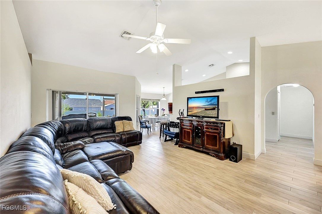 1309 SW 29th St Cape Coral, FL 33914 - Thumbnail 4