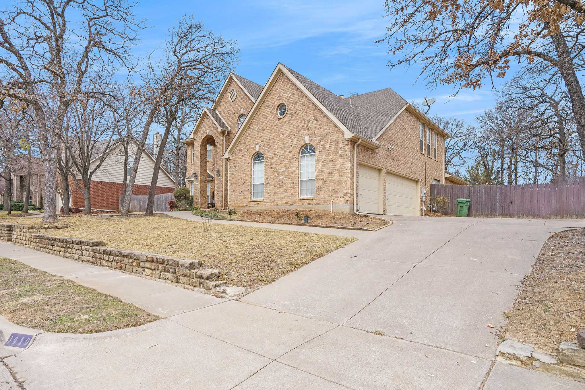 3929 Pebblebrook Lane, Bedford, TX, USA, 76021 - Thumbnail 4