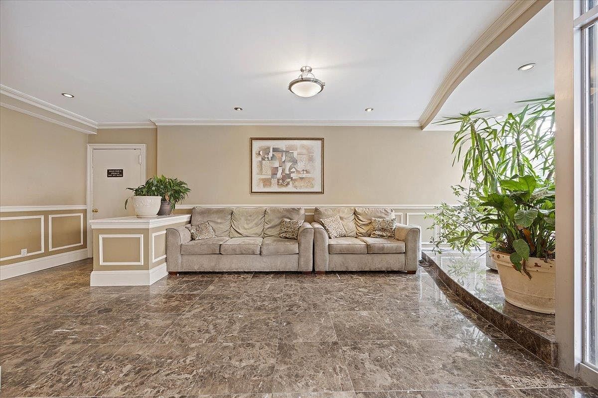 16 Lake St APT 7B White Plains, NY 10603 - Thumbnail 4