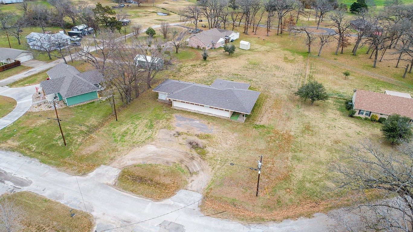407 S Crockett St Edgewood, TX 75117 - Thumbnail 4