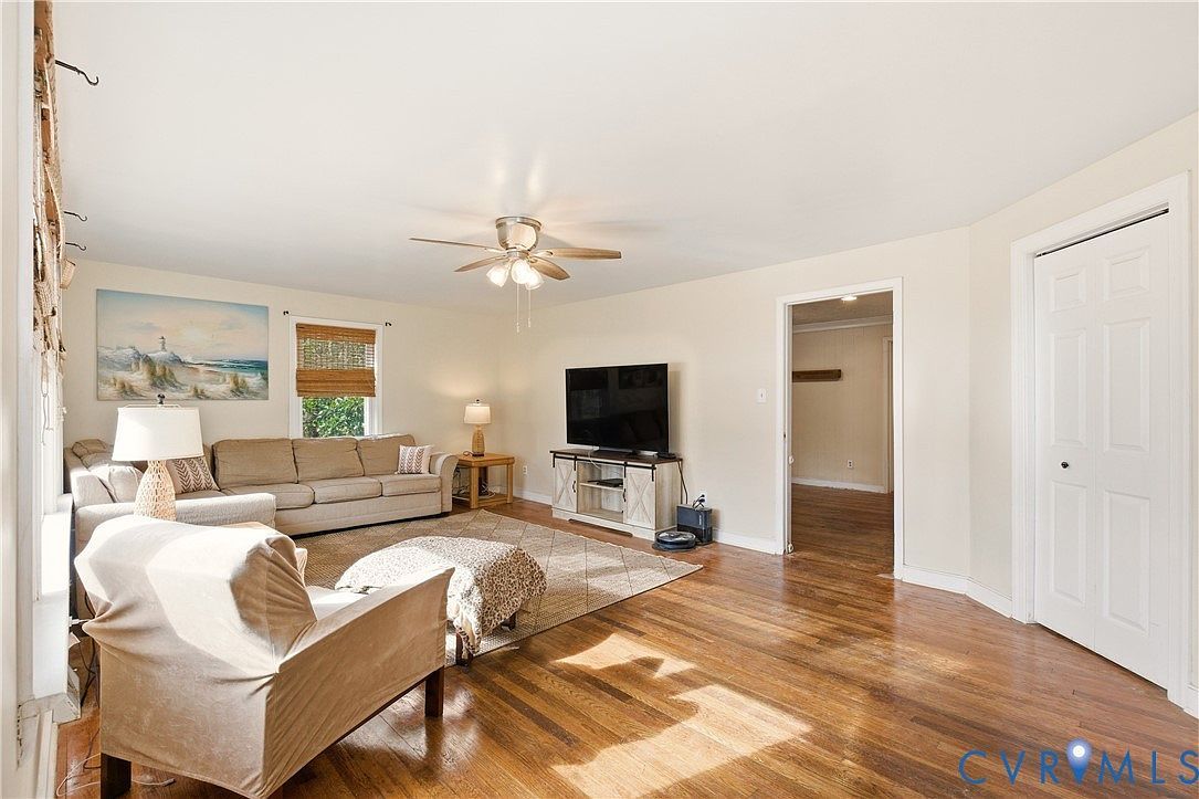 300 Thompson Ave West Point, VA 23181 - Thumbnail 4