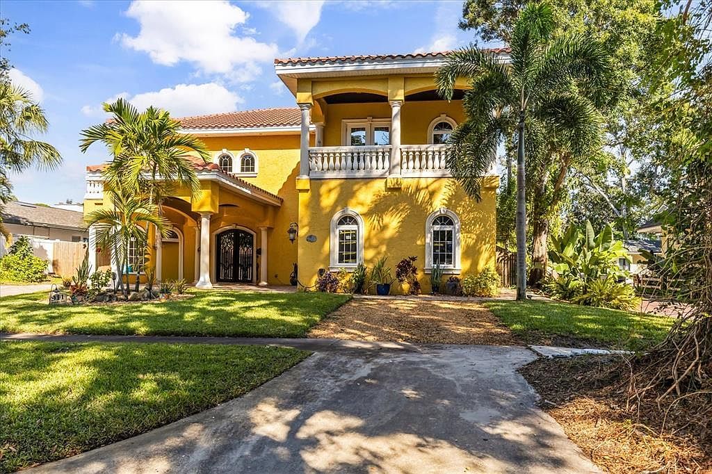 911 Jungle Ave N Saint Petersburg, FL 33710 - Thumbnail 4