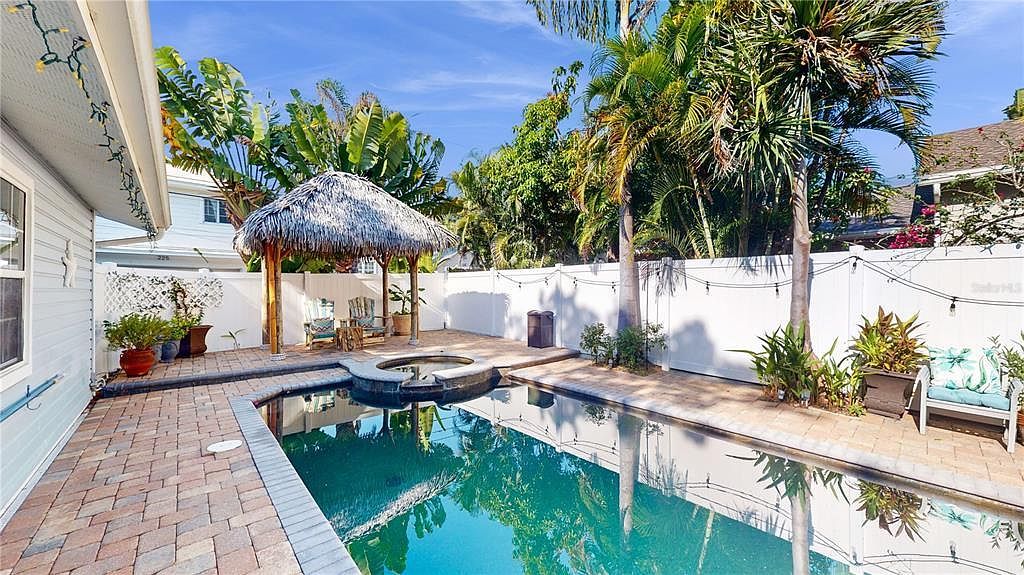 230 28th Ave N Saint Petersburg, FL 33704 - Thumbnail 4