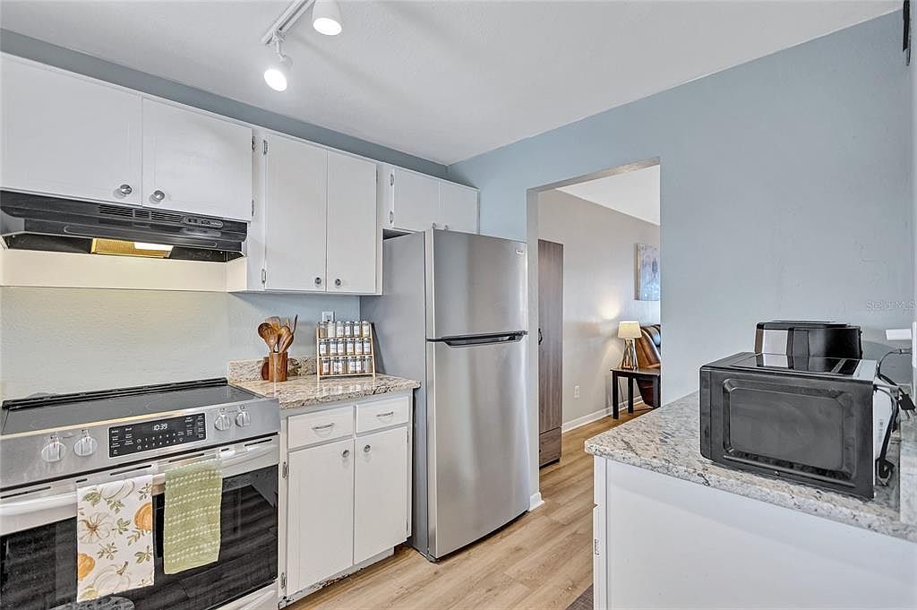 3125 36th St N APT 208 Saint Petersburg, FL 33713 - Thumbnail 4