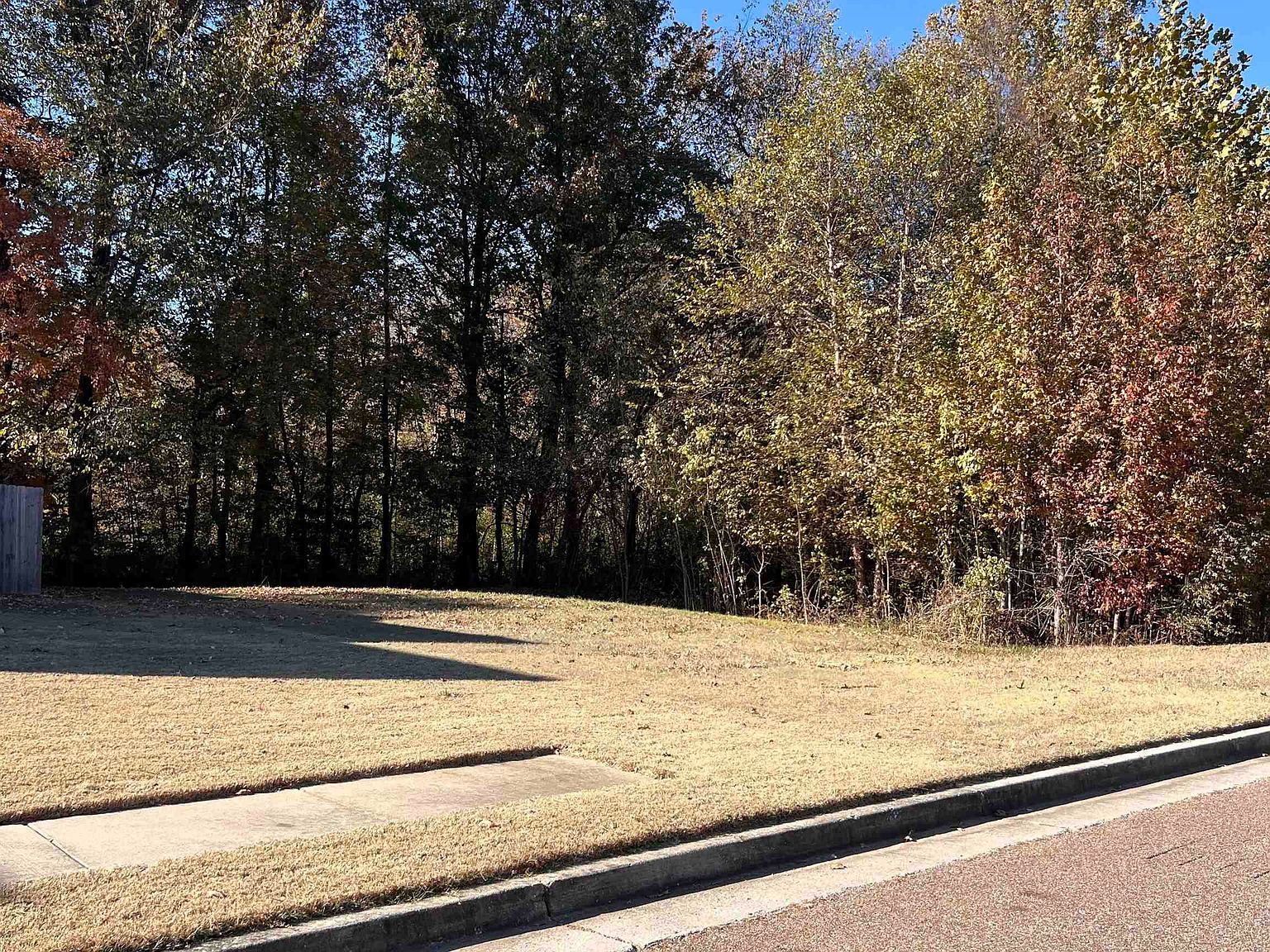 Red Vintage Cv Cordova, TN 38016 - Thumbnail 4