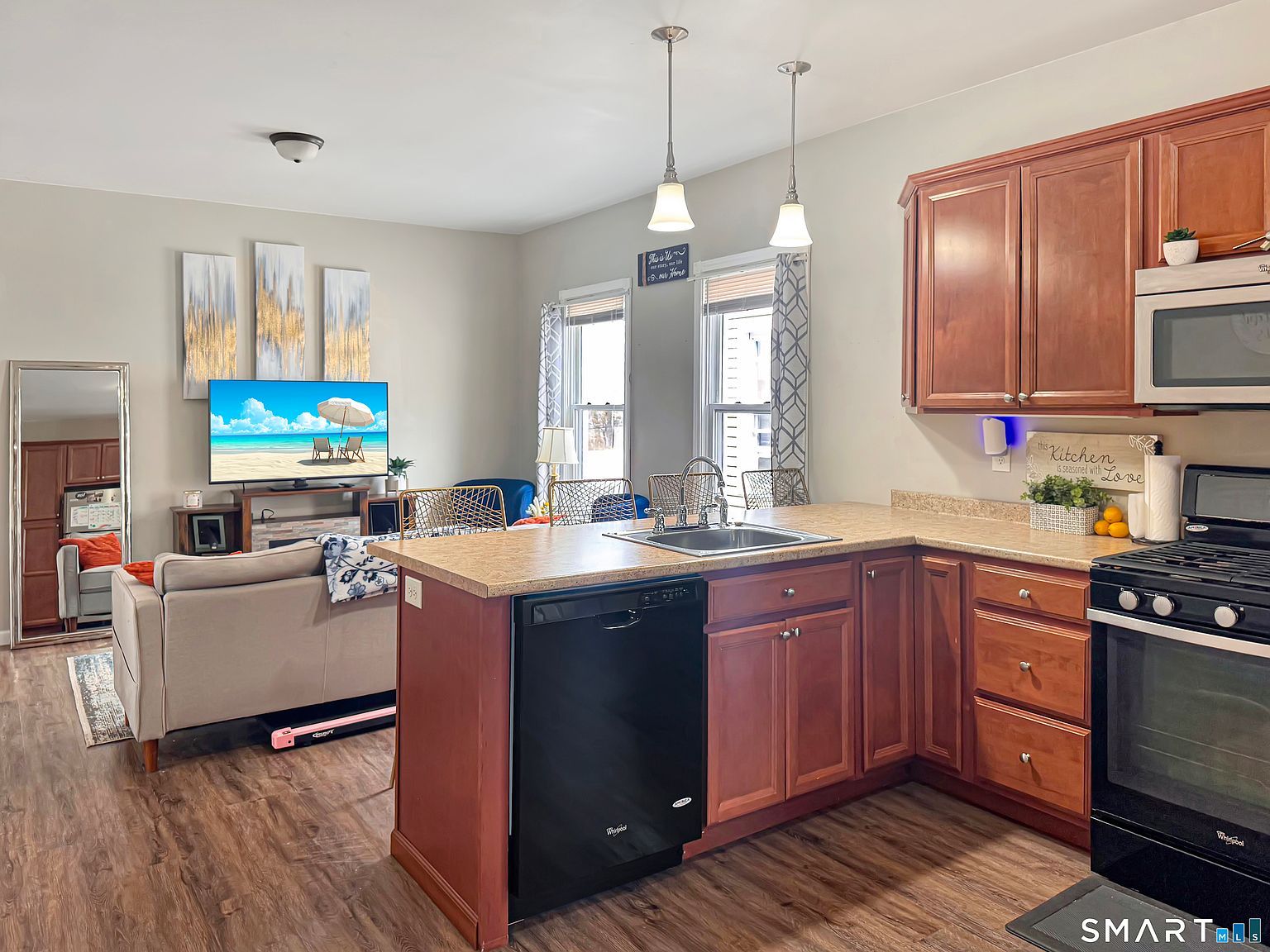 18 Columbia St Ansonia, CT 06401 - Thumbnail 4