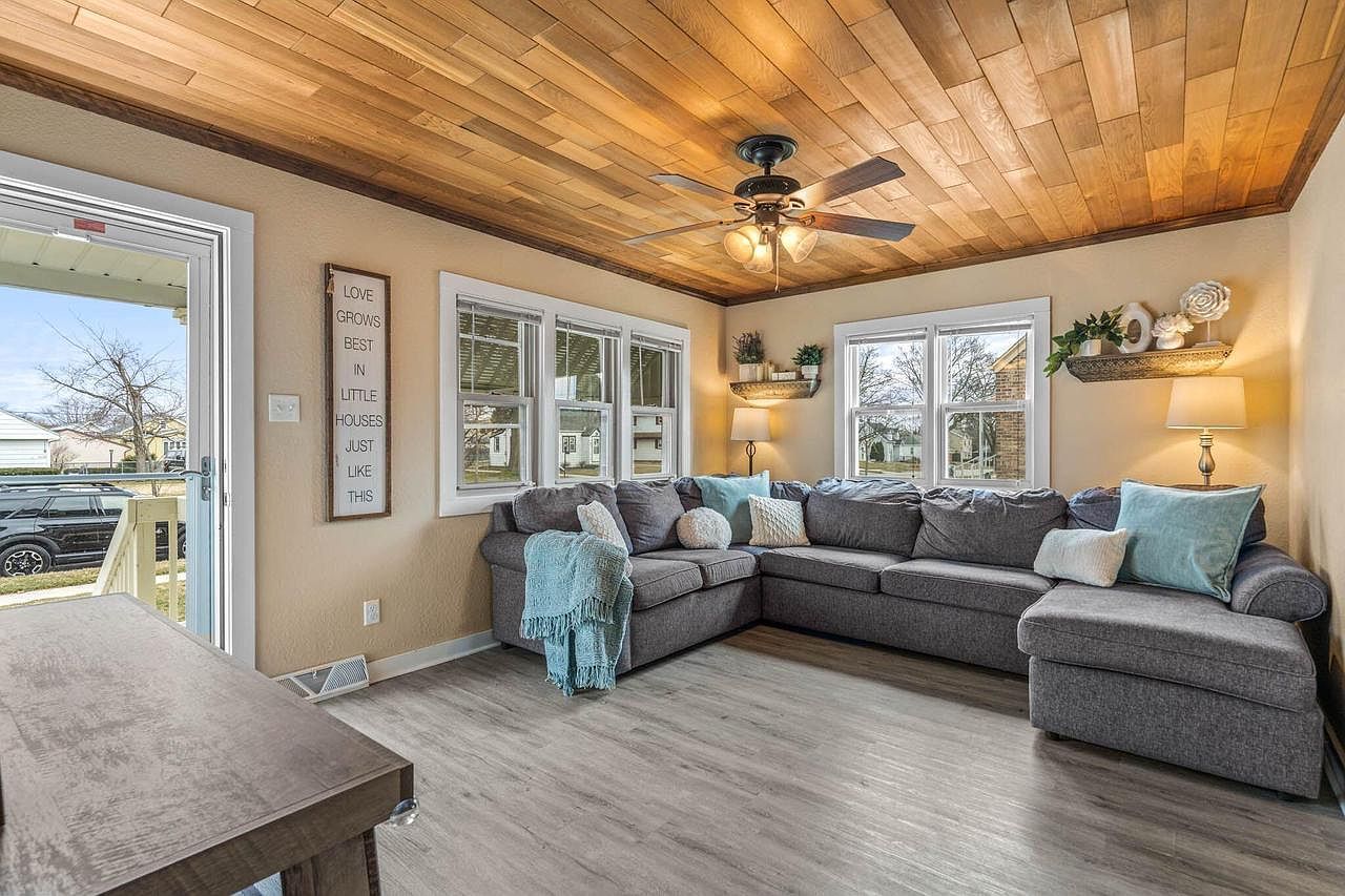 3711 S 89th St Milwaukee, WI 53228 - Thumbnail 4