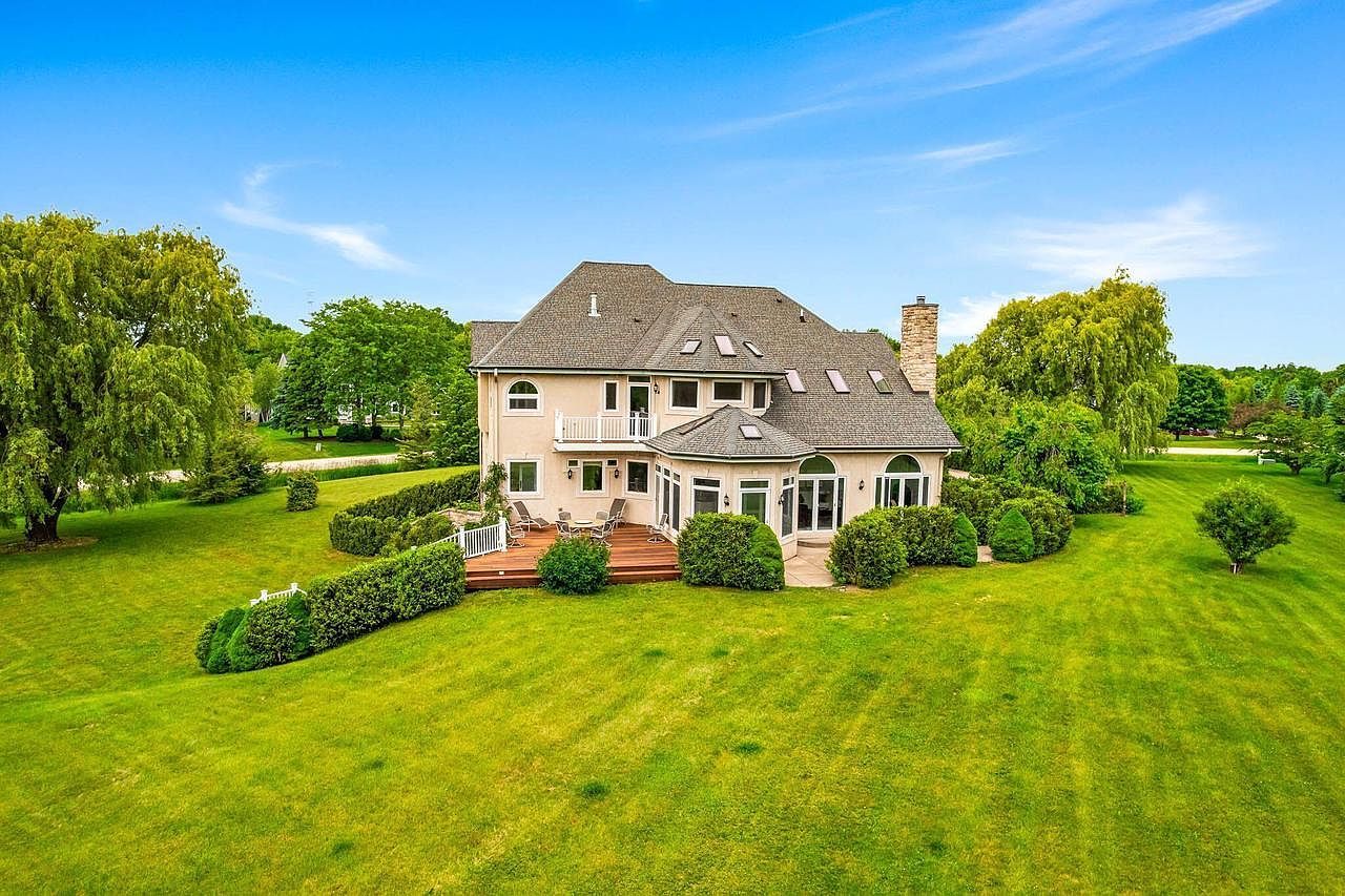 1626 Fox Hollow Ln Cedarburg, WI 53012 - Thumbnail 4