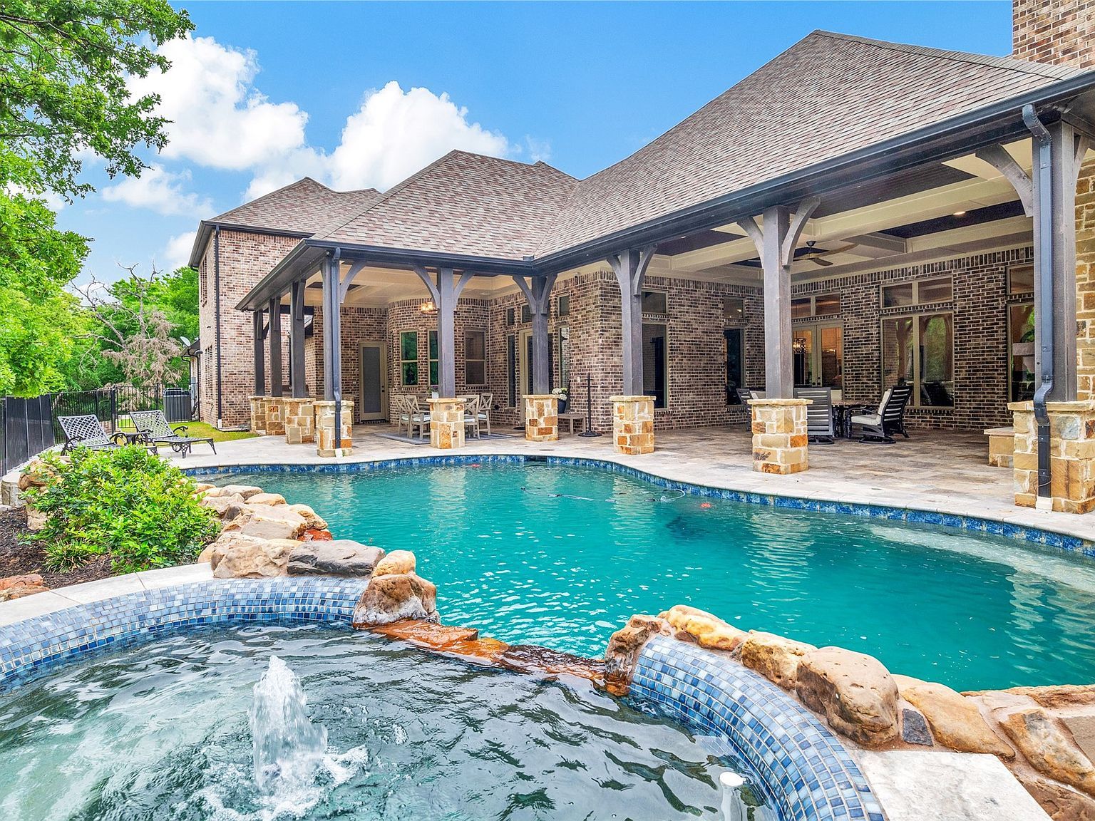 521 W Waters Edge Way Little Elm, TX 75068 - Thumbnail 4