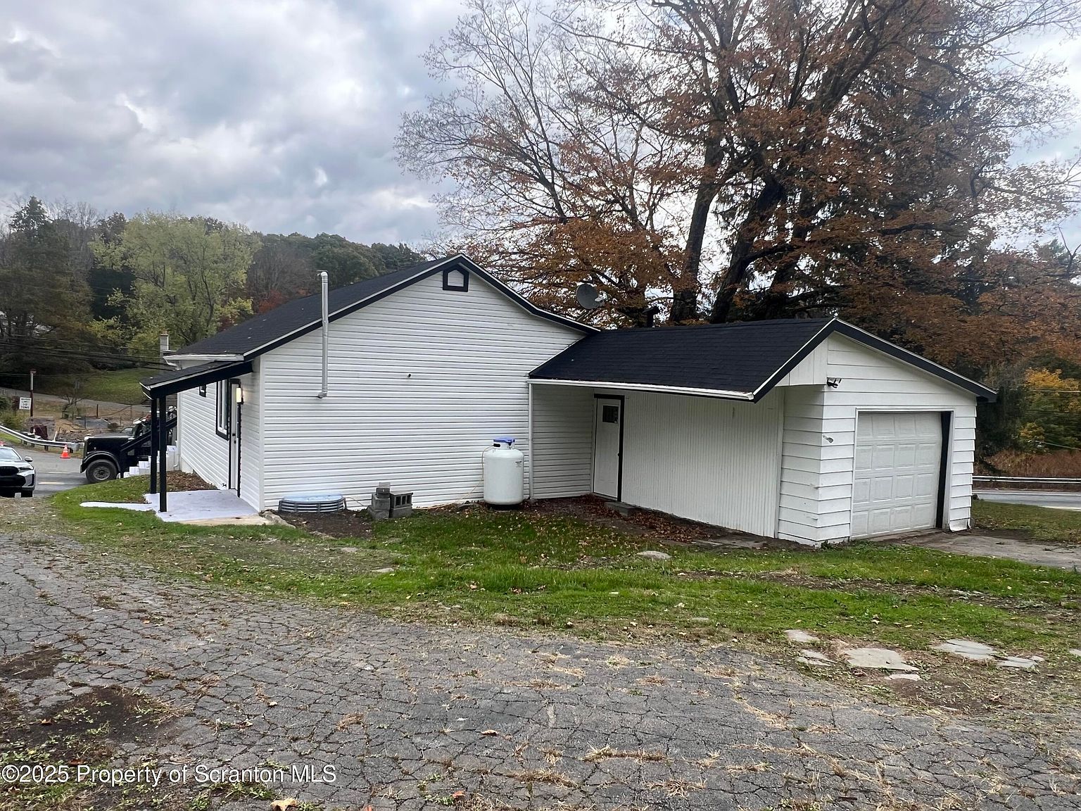 1536 State Route 307 Dalton, PA 18414 - Thumbnail 4