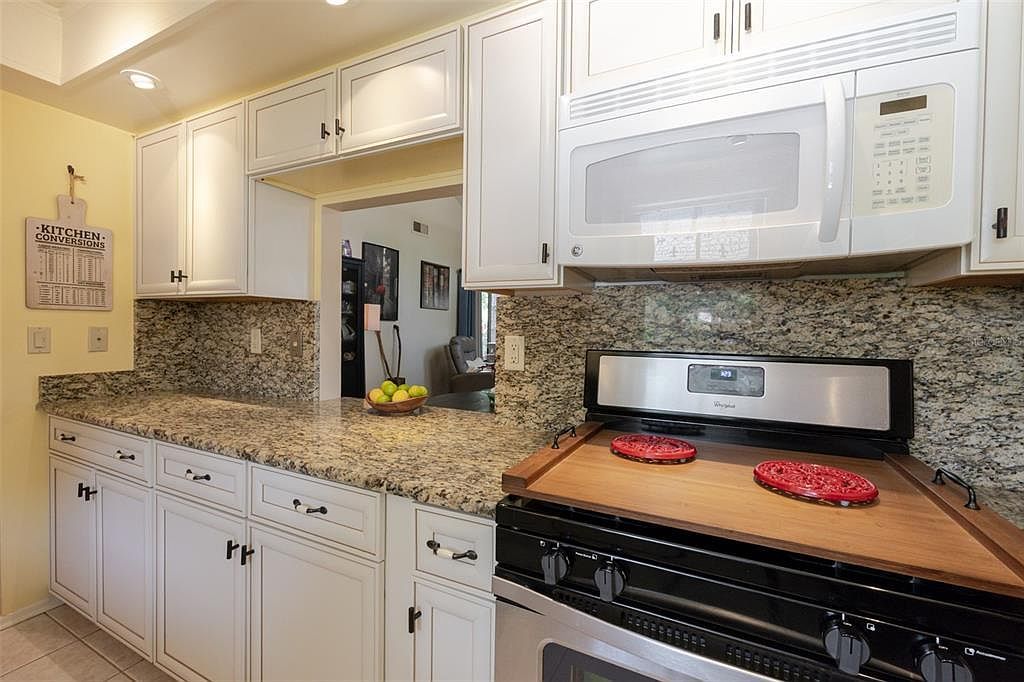 4846 Village Gardens Dr Sarasota, FL 34234 - Thumbnail 4