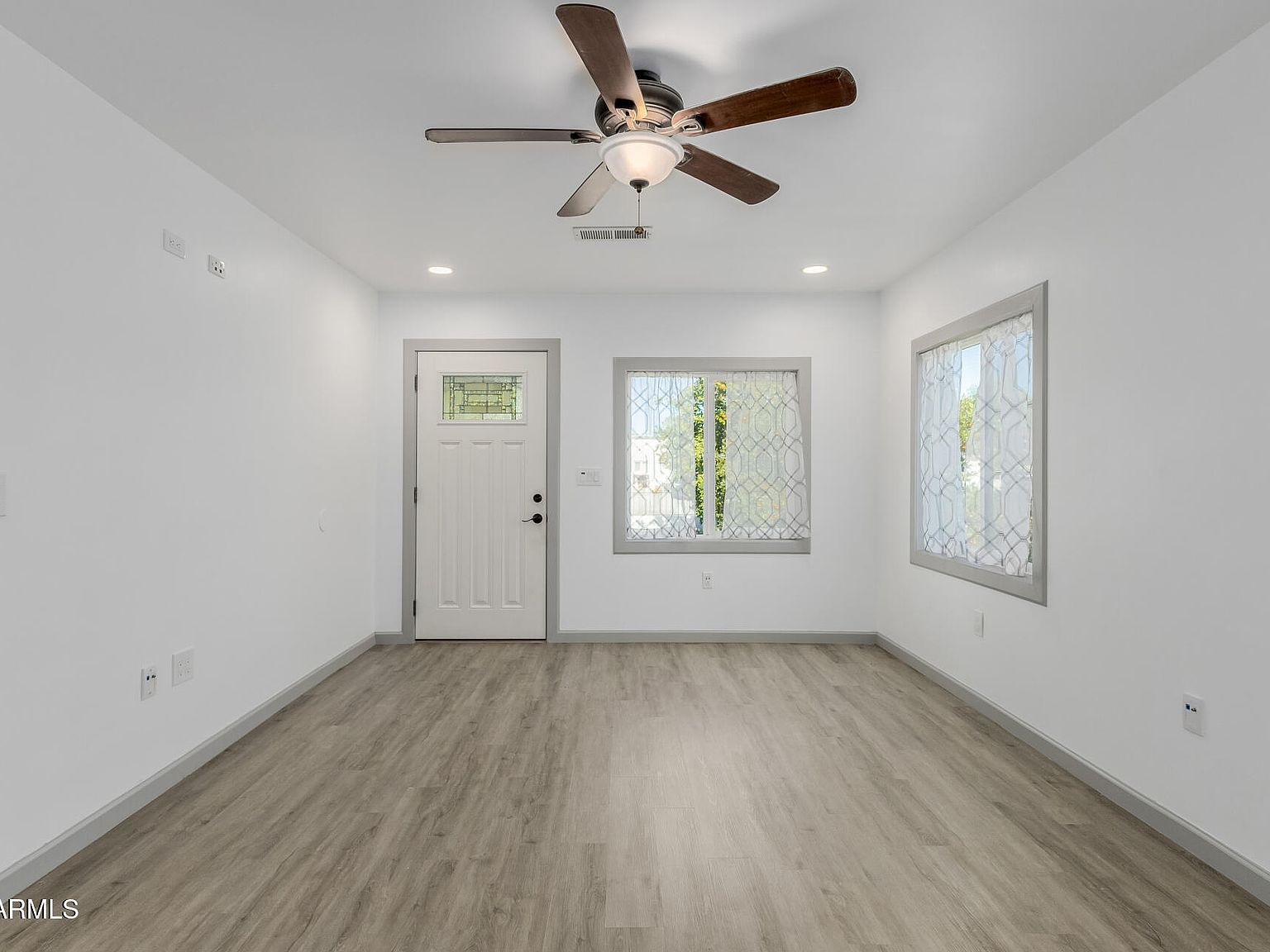 3743 E Taylor St Phoenix, AZ 85008 - Thumbnail 4