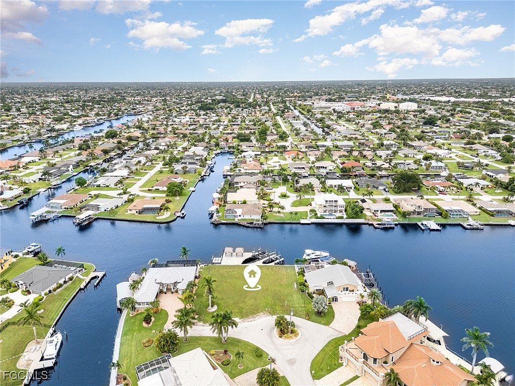 2208 SE 27th St Cape Coral, FL 33904 - Thumbnail 4