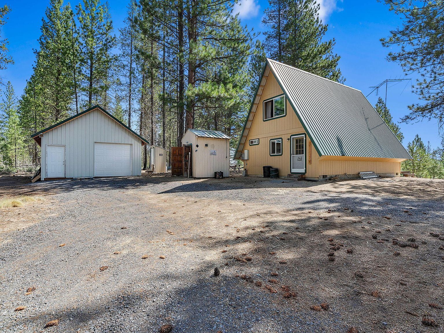 143970 Highway 97 N Gilchrist, OR 97737 - Thumbnail 4