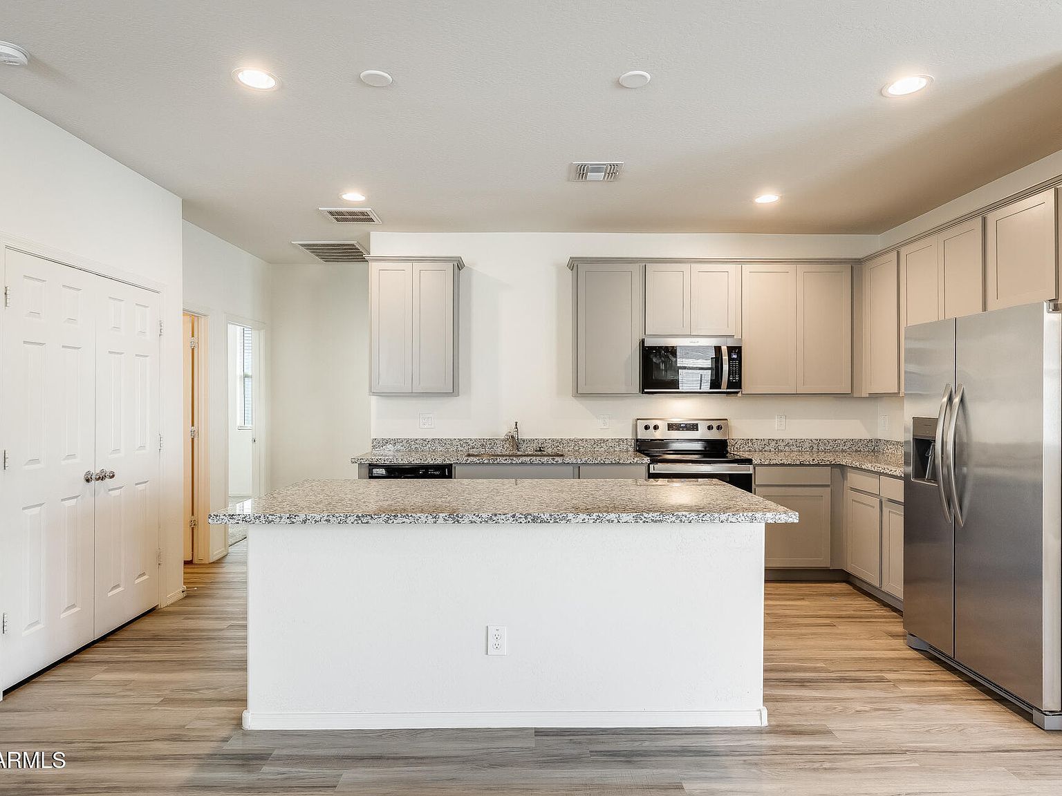 17566 W Country Club Ter Surprise, AZ 85387 - Thumbnail 4