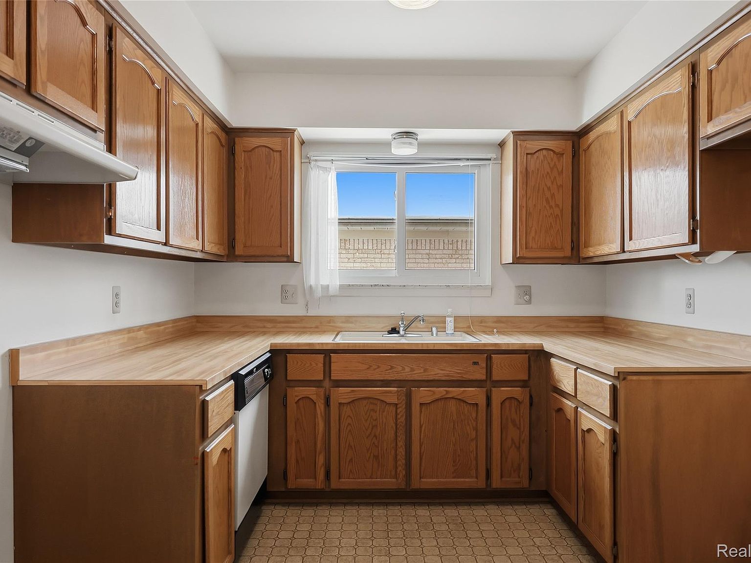 15180 Raphael Ter Warren, MI 48088 - Thumbnail 4