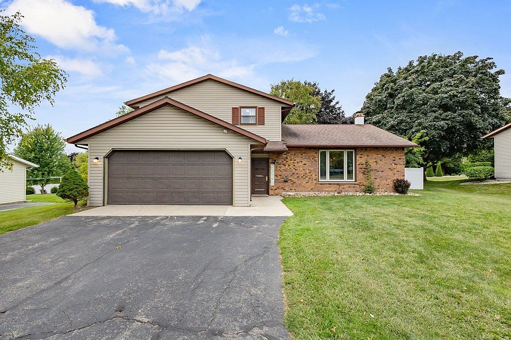 235 N 18th Ave Sturgeon Bay, WI 54235 - Thumbnail 4