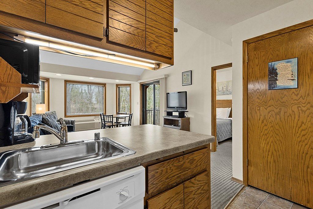 7741 State Highway 42 Unit 213 Egg Harbor, WI 54209 - Thumbnail 4