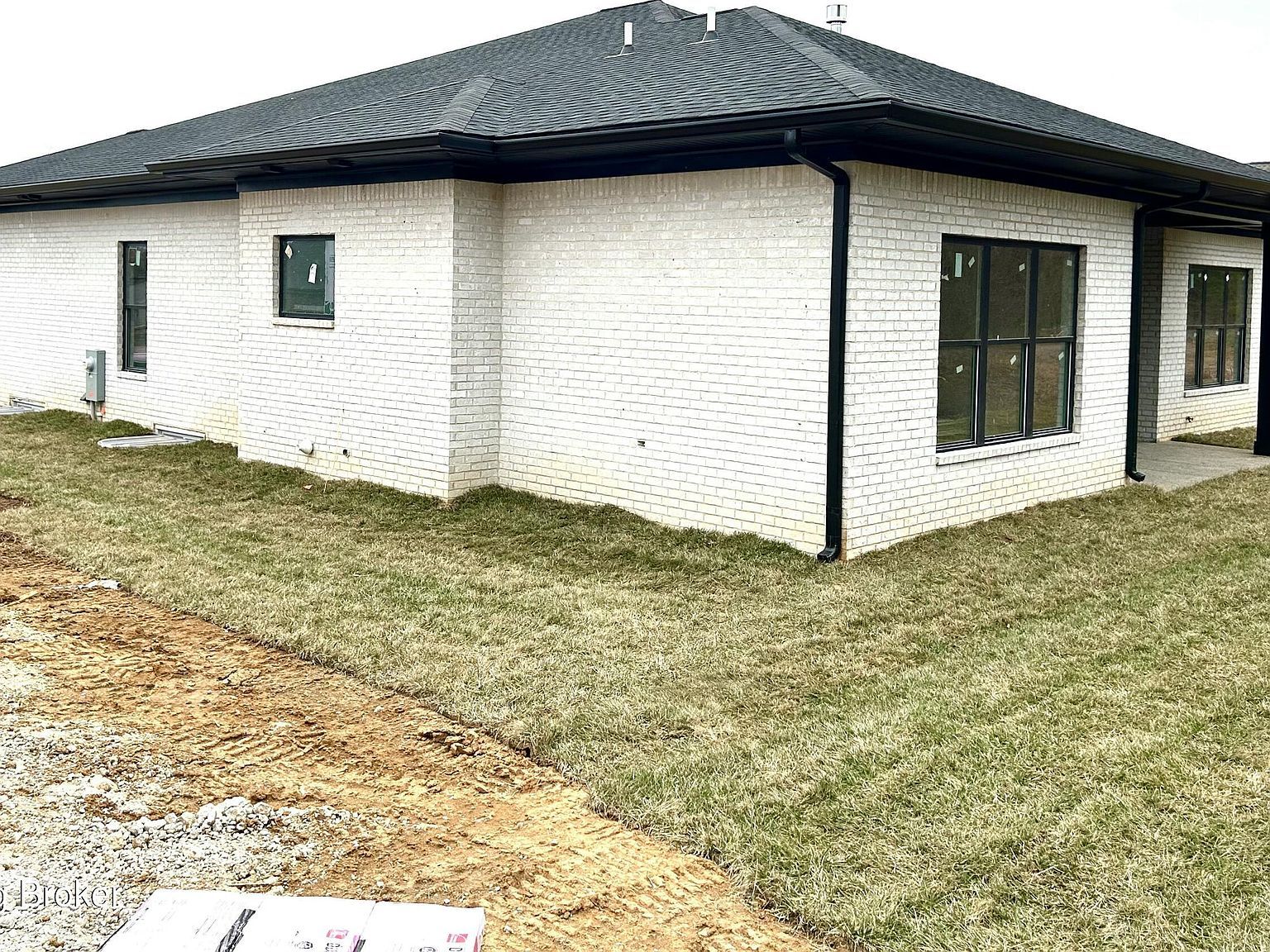 48 Thomas Farm Dr Louisville, KY 40299 | Single Family