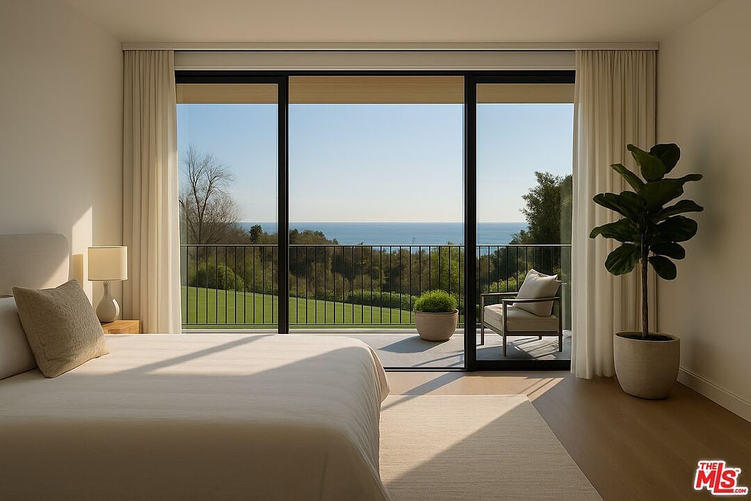 14902 McKendree Ave Pacific Palisades, CA 90272 - Thumbnail 4