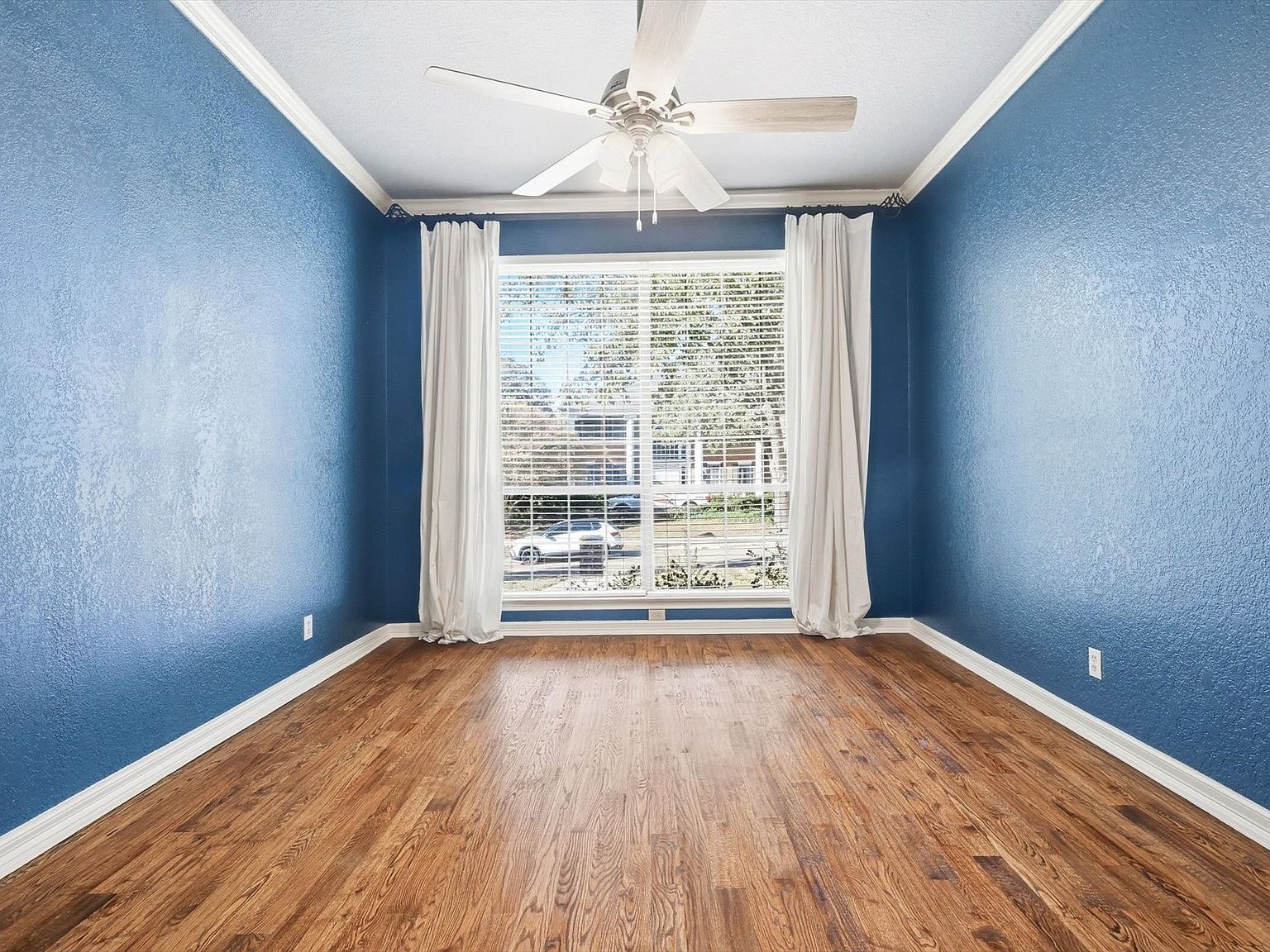 2272 Hollyhill Ln Denton, TX 76205 - Thumbnail 4