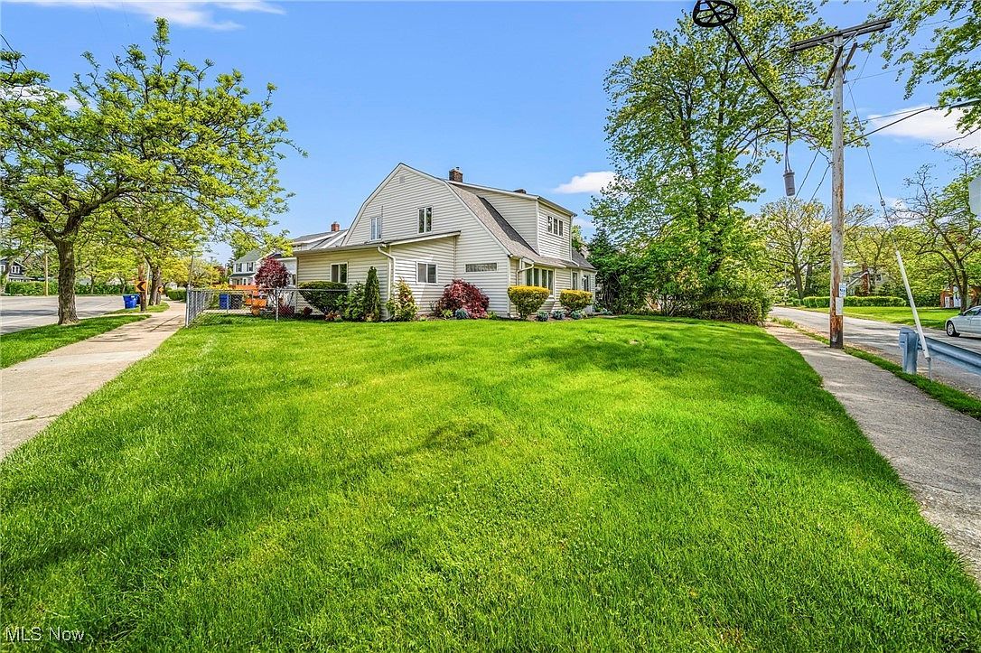 18015 Canterbury Rd Cleveland, OH 44119 - Thumbnail 4