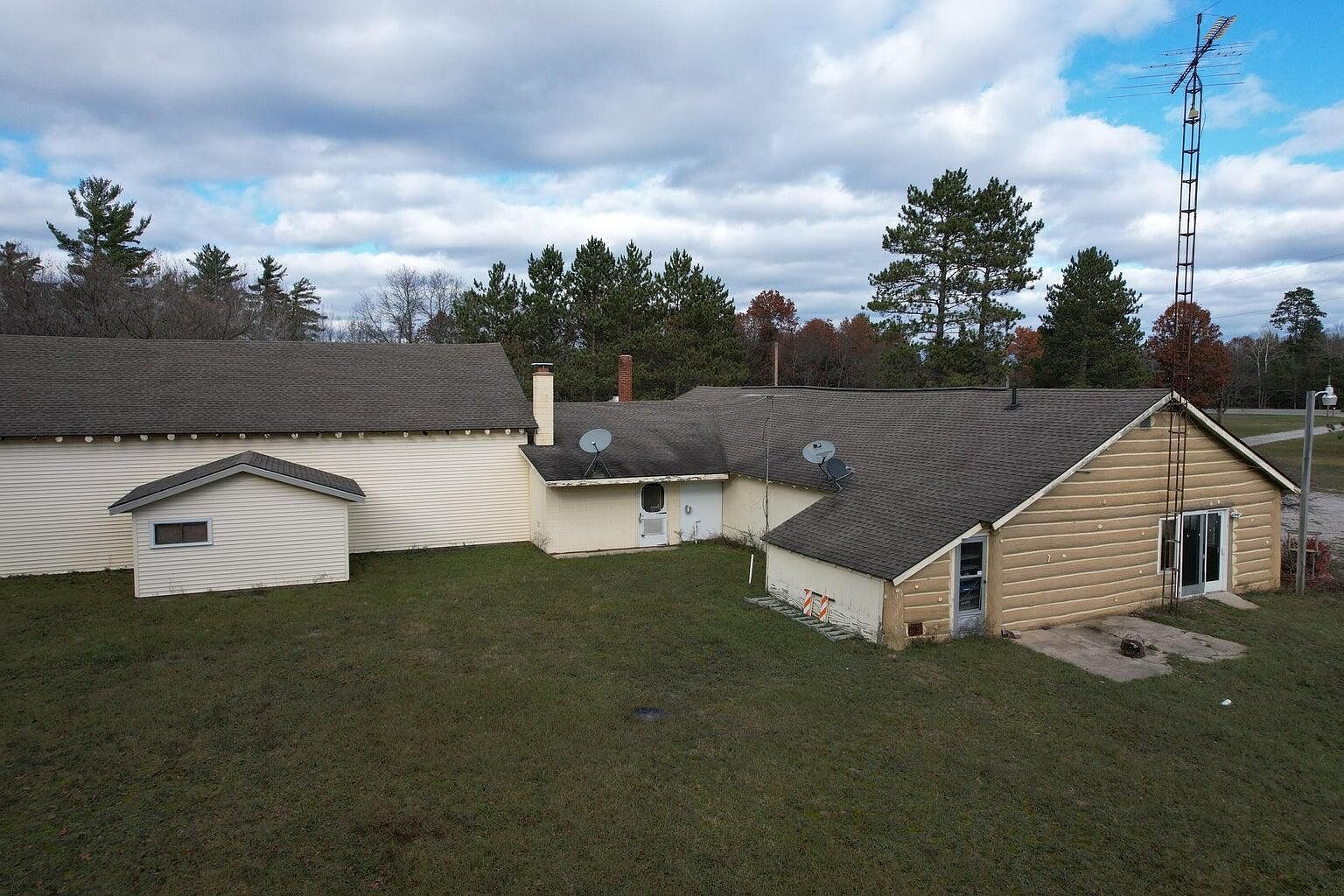 3163 N Red Oak Rd Lewiston, MI 49756 - Thumbnail 4