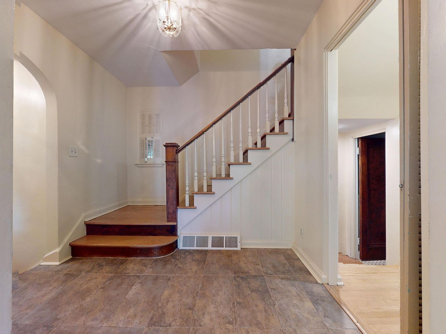 8339 Northcote Ave Munster, IN 46321 - Thumbnail 4