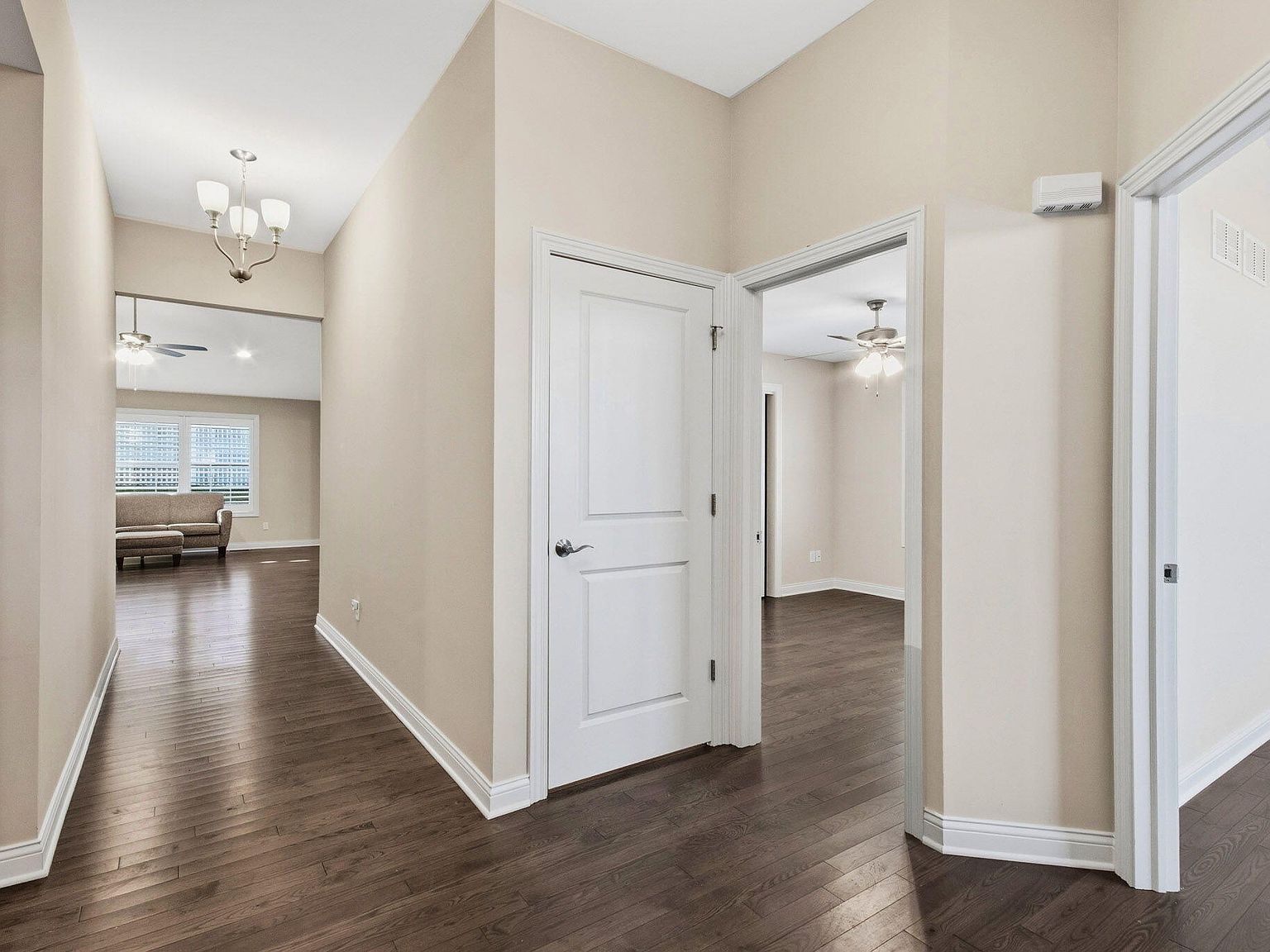 2331 Waterford Cir W Schererville, IN 46375 - Thumbnail 4