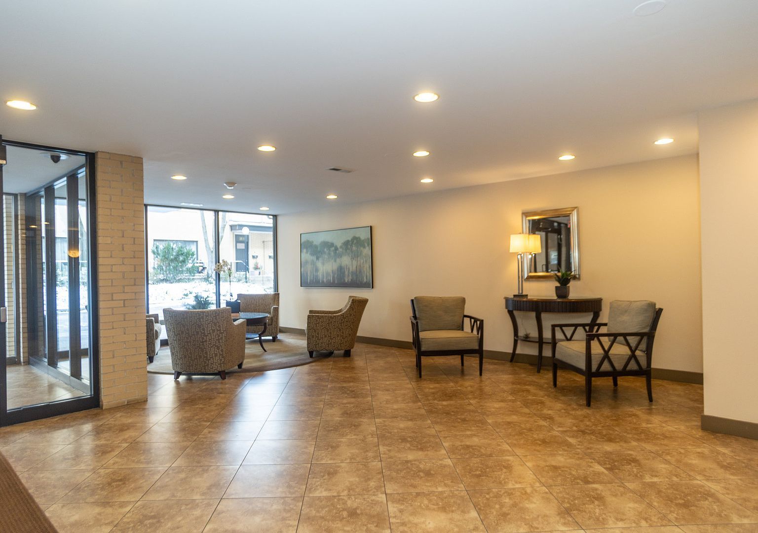 221 N Kenilworth Ave APT 109 Oak Park, IL 60302 - Thumbnail 4