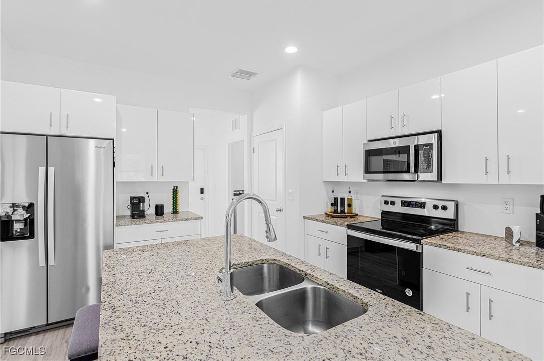 1158 E Benbow Cir Labelle, FL 33935 - Thumbnail 4