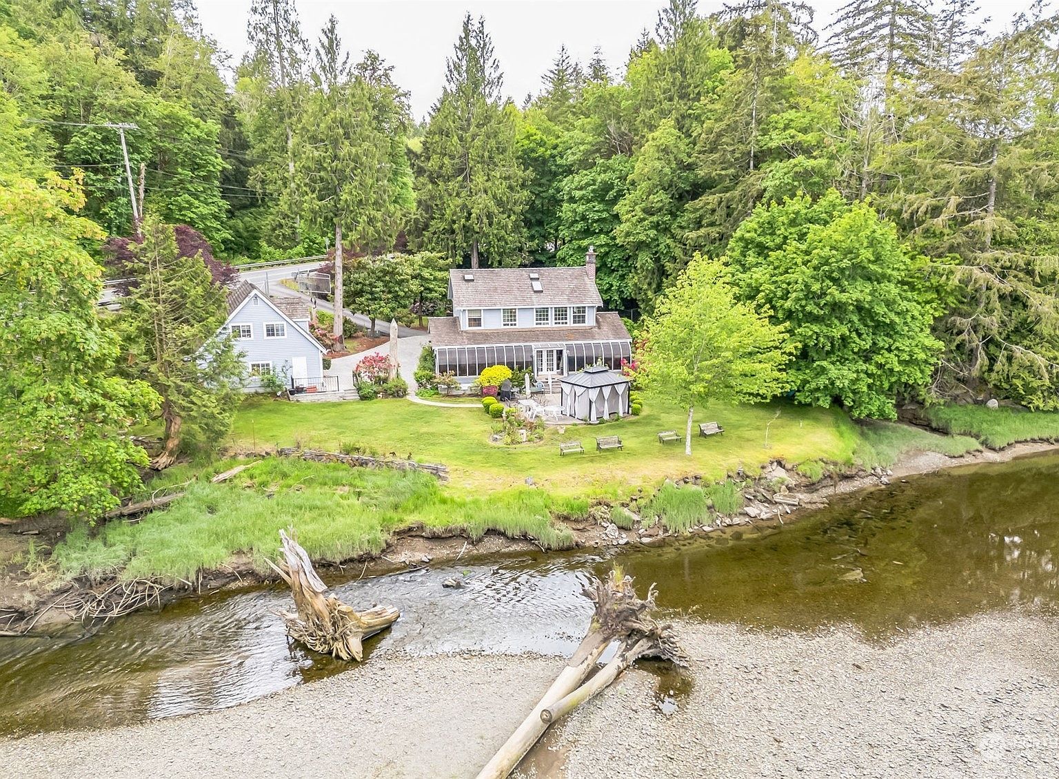 8320 E Grapeview Loop Rd Allyn, WA 98524 - Thumbnail 4