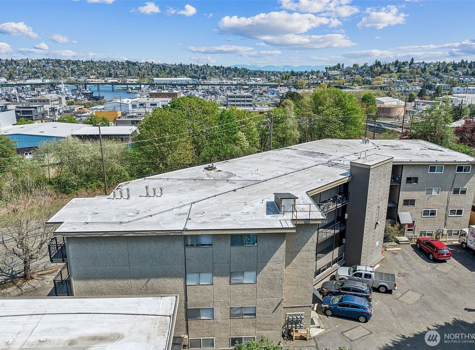 4051 Gilman Ave W Seattle, WA 98199 - Thumbnail 4