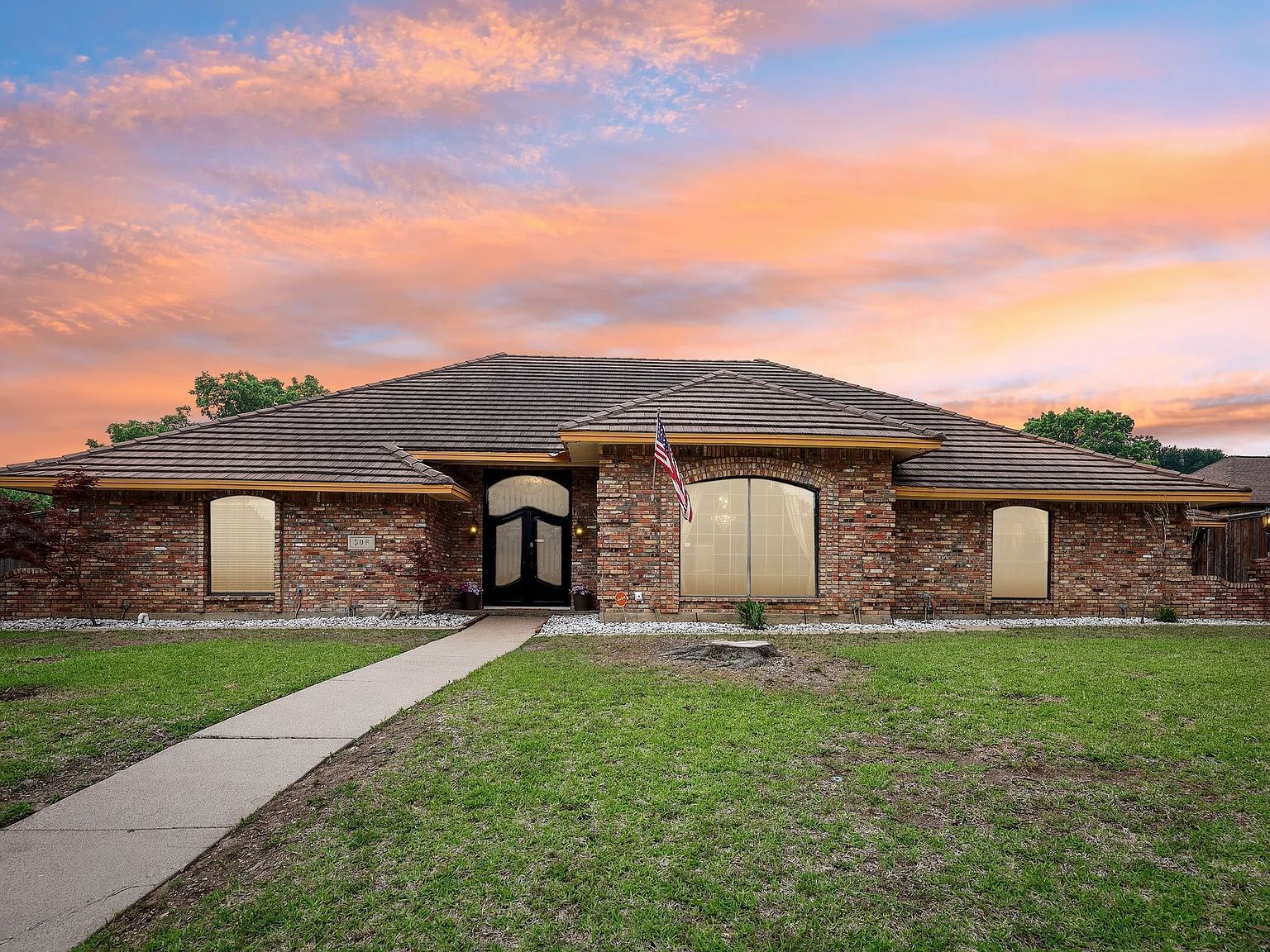 906 Greenbriar Ln Duncanville, TX 75137 - Thumbnail 4