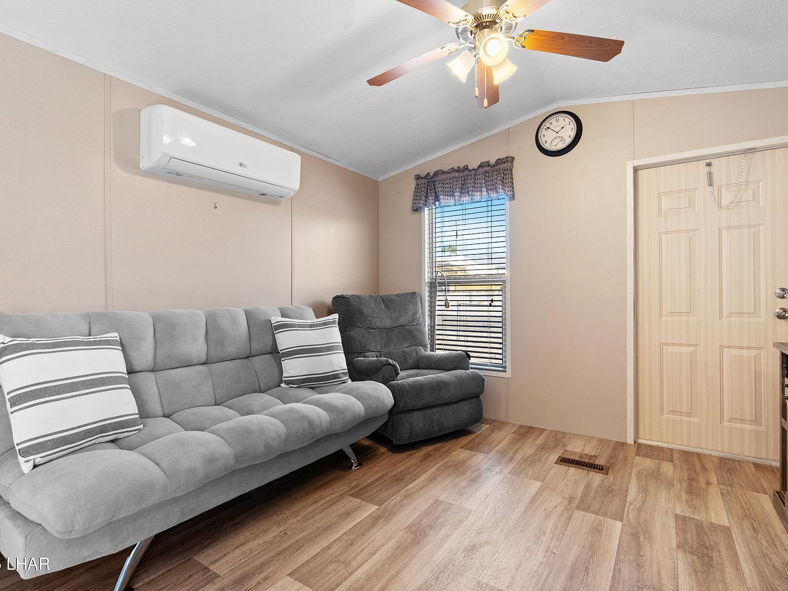 3133 Erwin Ln Lake Havasu City, AZ 86404 - Thumbnail 4