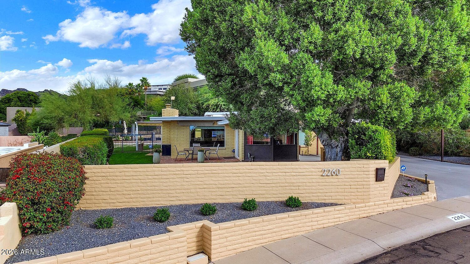 2260 E Palmaire Ave Phoenix, AZ 85020 - Thumbnail 4