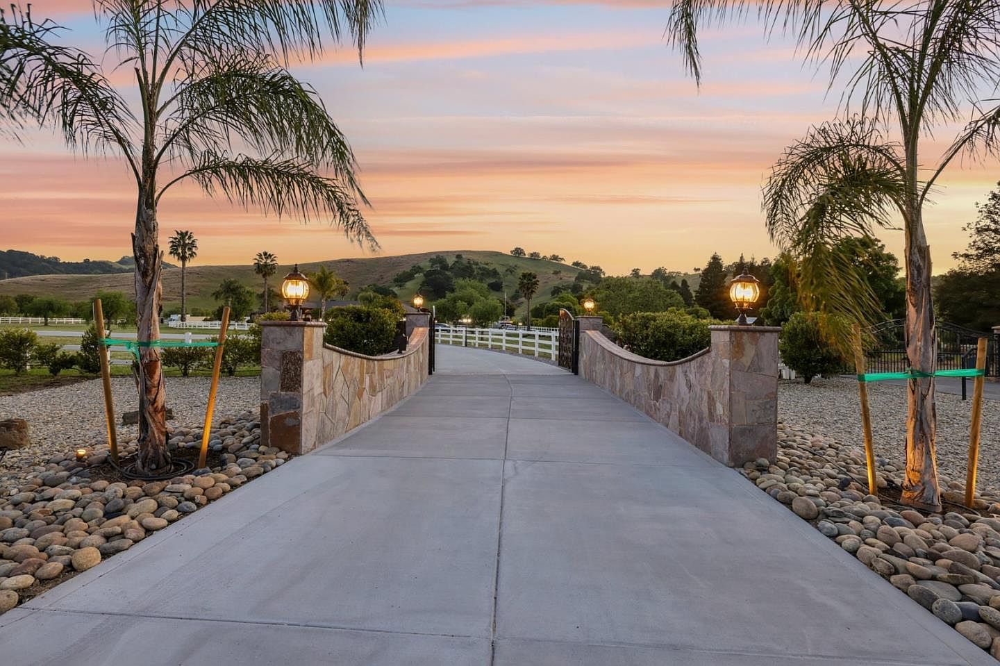 12755 Santa Teresa Blvd San Martin, CA 95046 - Thumbnail 4