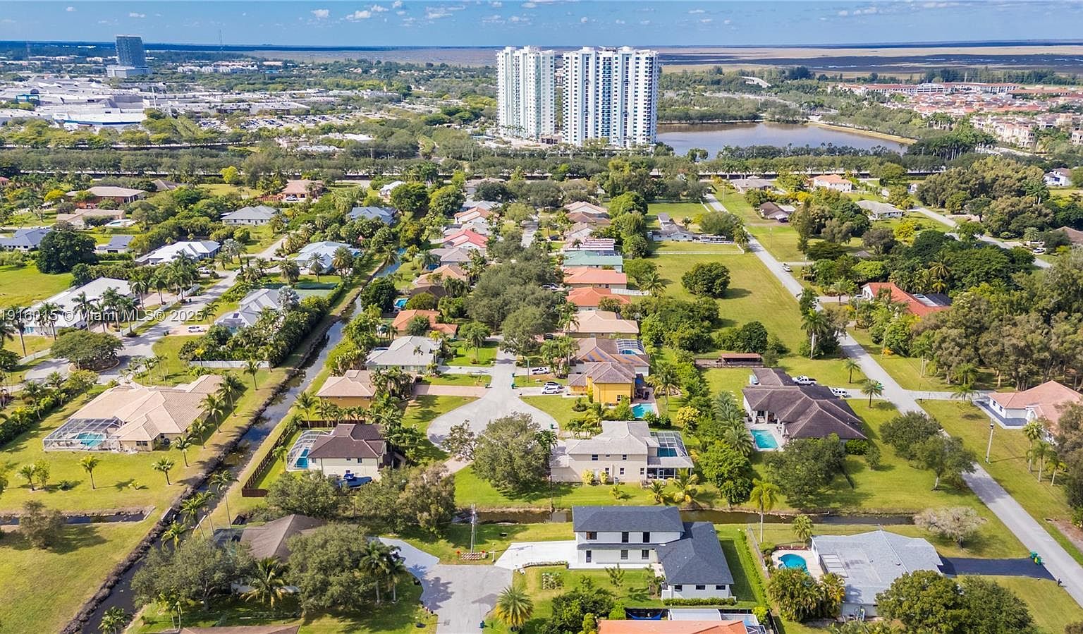 12061 NW 26th St Plantation, FL 33323 - Thumbnail 4