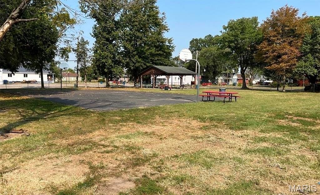 1648 Spruce St Granite City, IL 62040 - Thumbnail 4