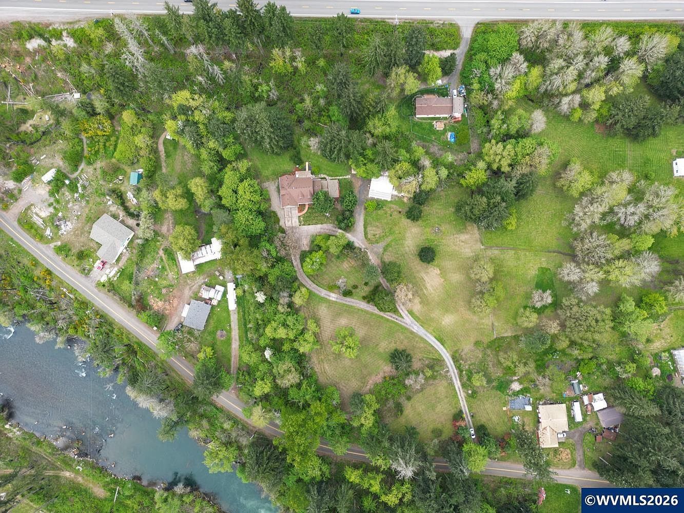 824 W Central Ave Gates, OR 97346 - Thumbnail 4