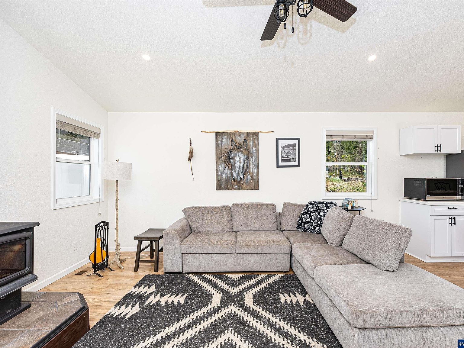 210 S Detroit Rd Detroit, OR 97342 - Thumbnail 4