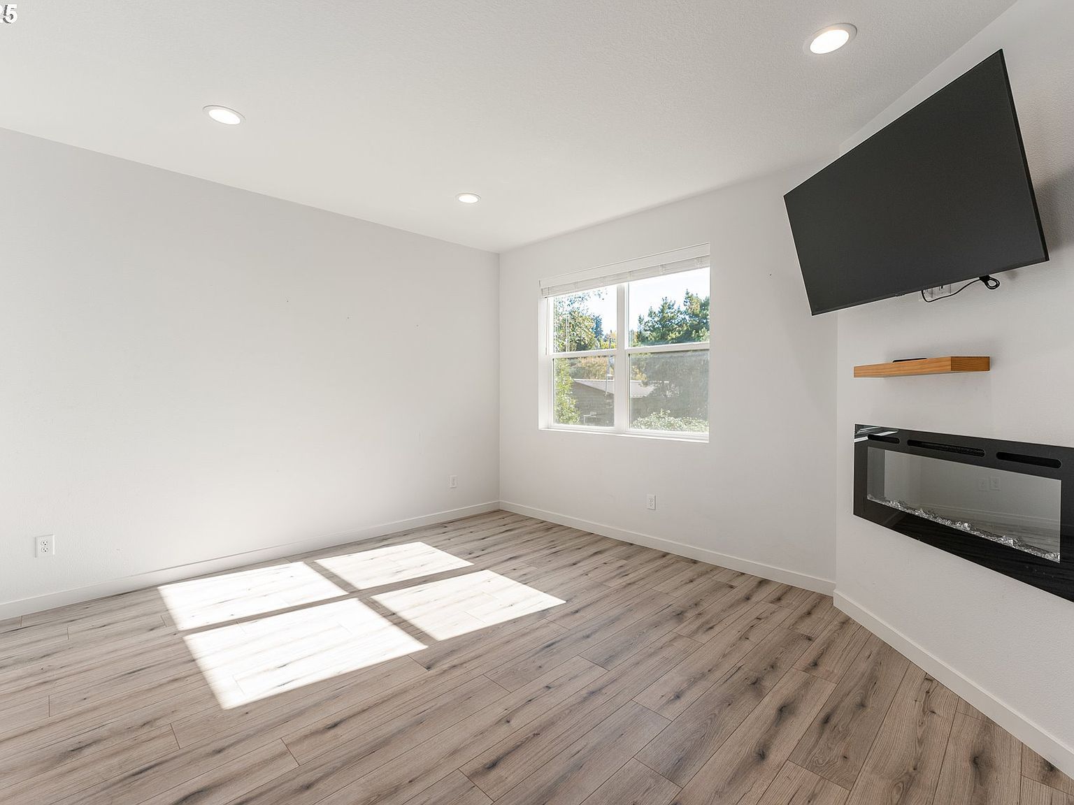 988 SW 2nd Way Troutdale, OR 97060 - Thumbnail 4