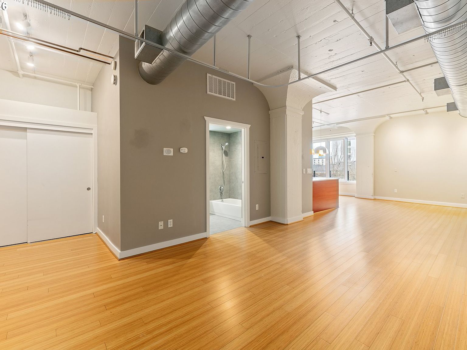 300 NW 8th Ave APT 303 Portland, OR 97209 - Thumbnail 4