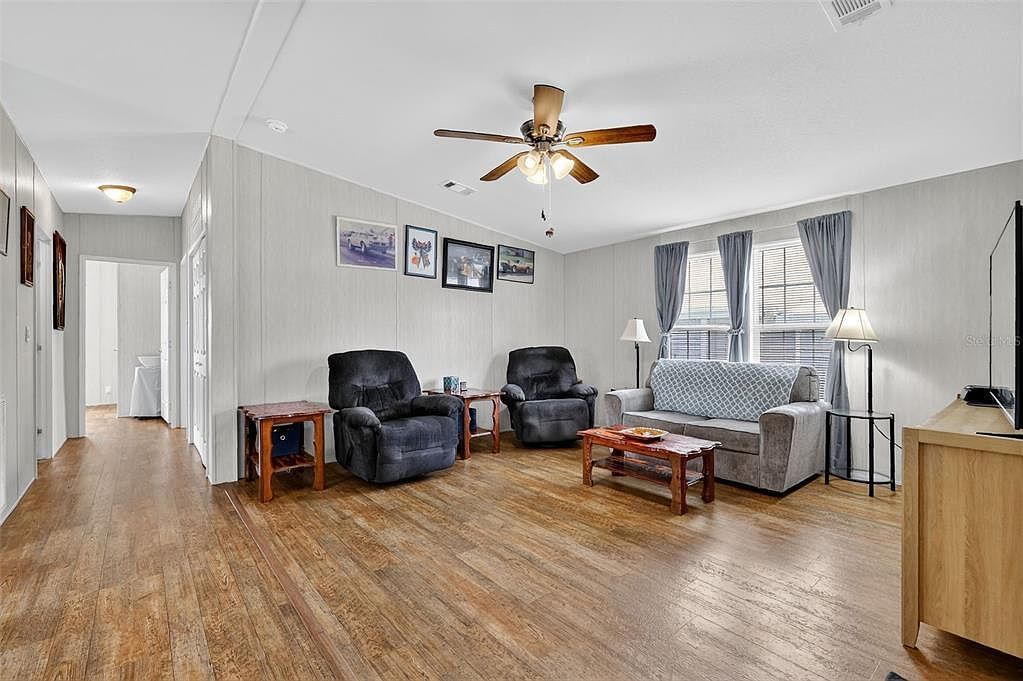 11634 Hickory Ln Tavares, FL 32778 - Thumbnail 4