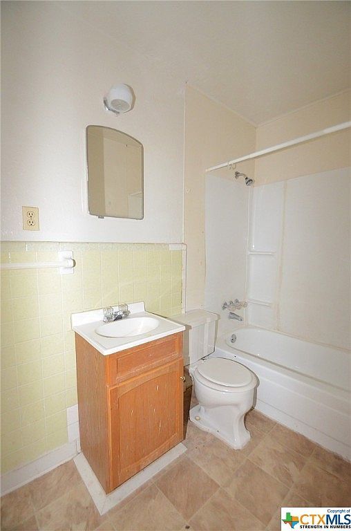 704 W Avenue B Copperas Cove, TX 76522 - Thumbnail 4