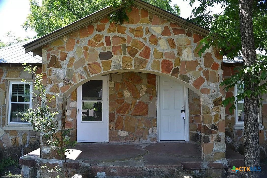 408 E North Ave Lampasas, TX 76550 - Thumbnail 4