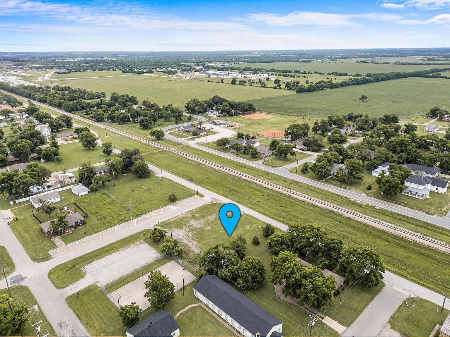 211 N Riggins St Anna, TX 75409 - Thumbnail 4