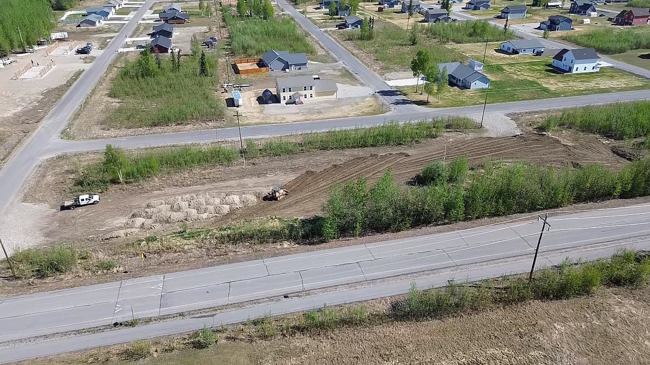 2485 Therron St North Pole, AK 99705 - Thumbnail 4