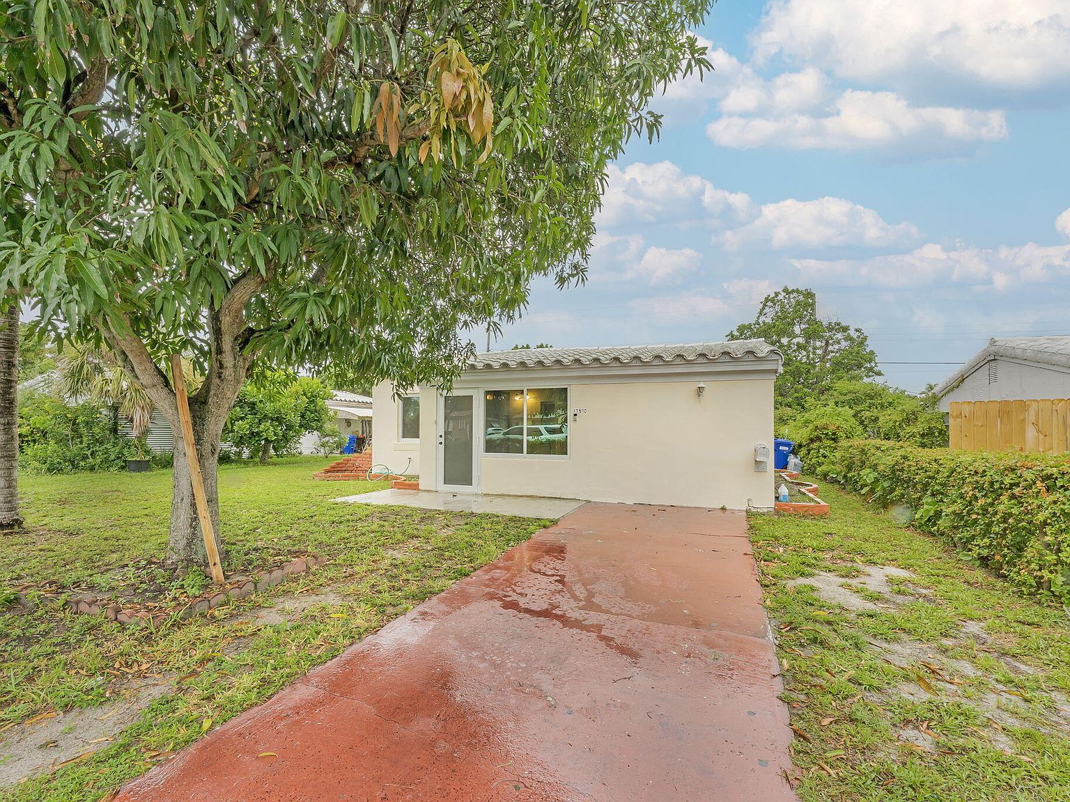 17570 NE 19th Ave North Miami Beach, FL 33162 - Thumbnail 4