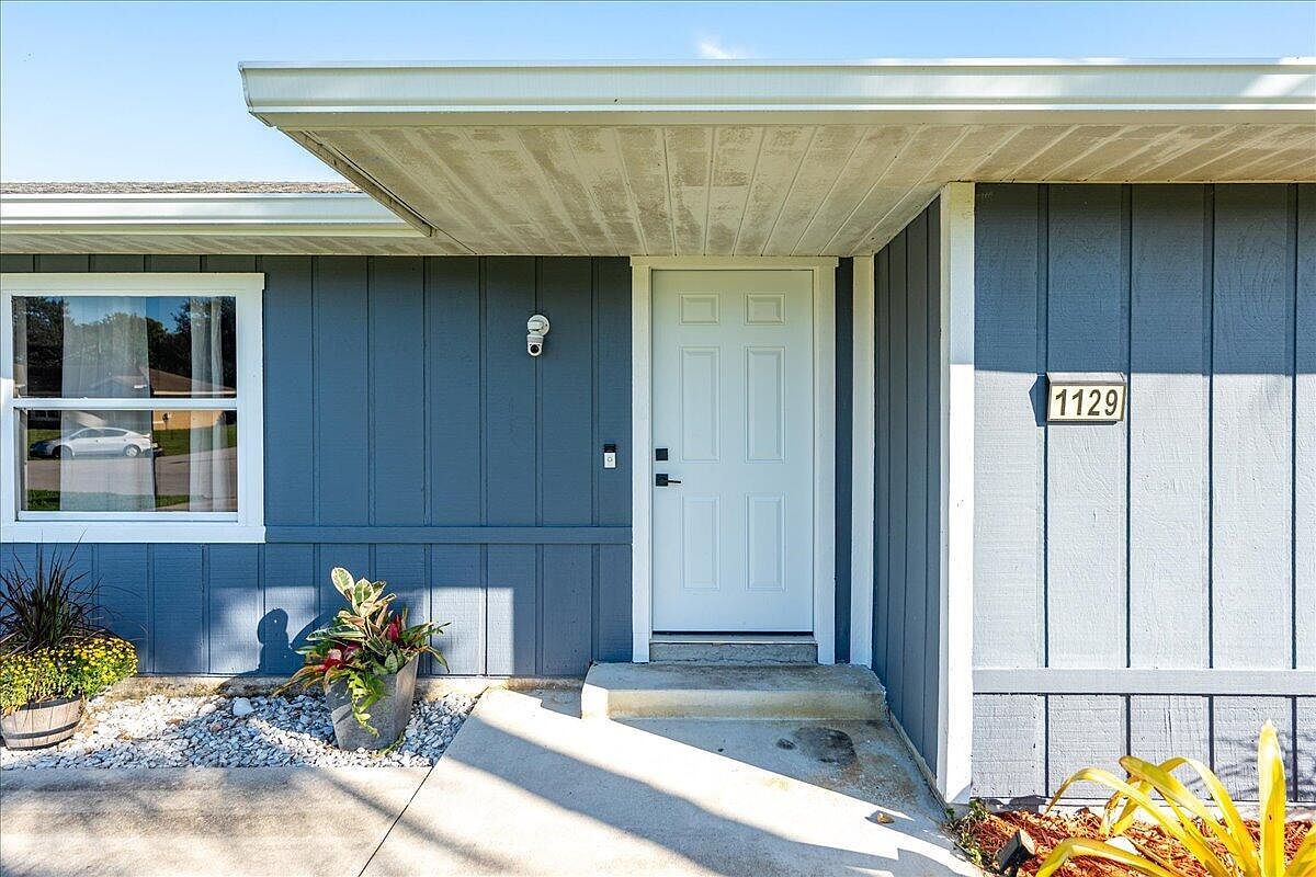 1129 SW Jacqueline Ave Port Saint Lucie, FL 34953 - Thumbnail 4